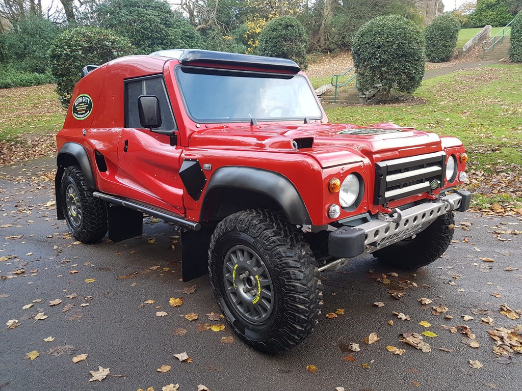 LAND ROVER LHD DAKAR BOWLER WILDCAT Simmonites