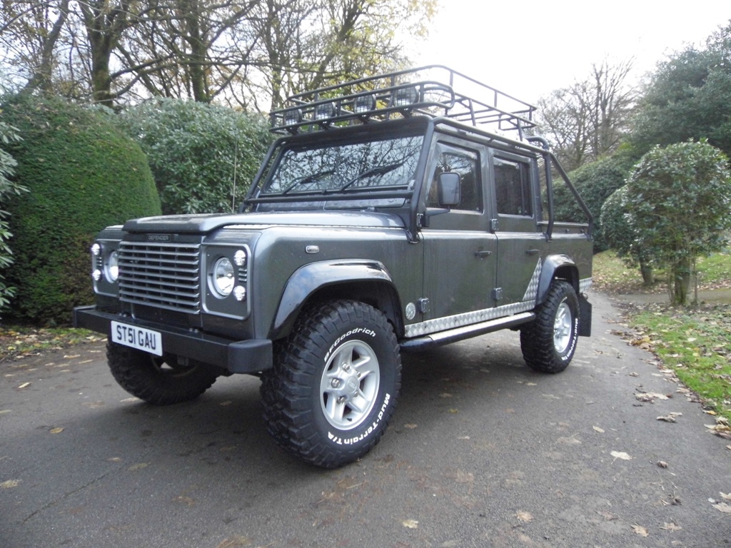 2001 LAND ROVER DEFENDER 110 TD5 DOUBLE CAB TOMB RAIDER - Simmonites