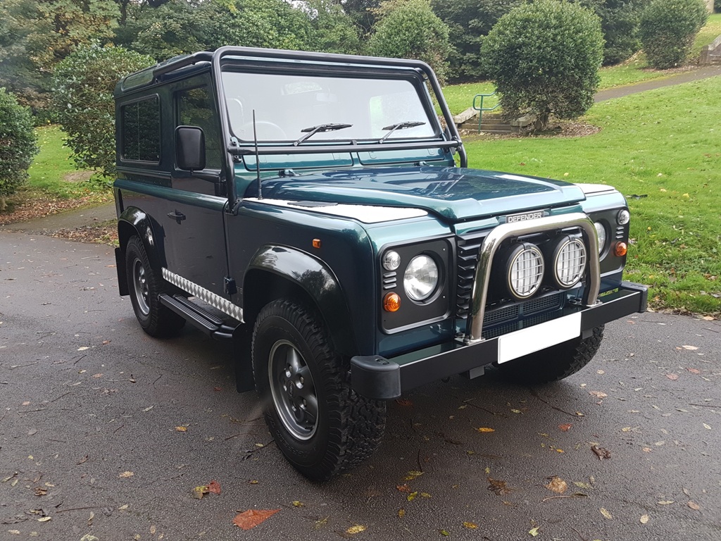 LAND ROVER DEFENDER 50TH ANNIVERSARY 90 V8I AUTO COUNTY STATION WAGON ...