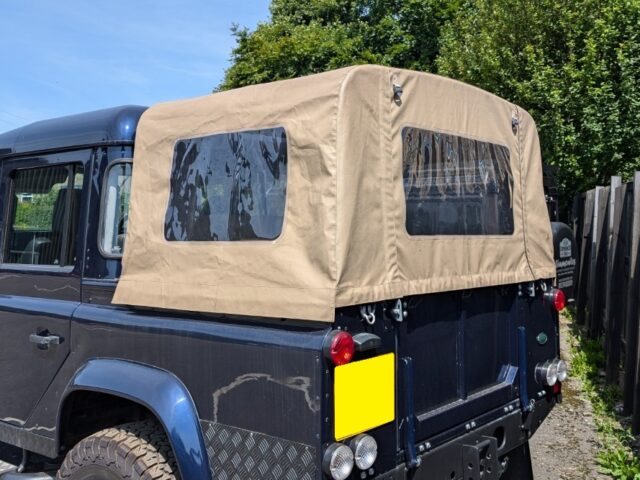 LAND ROVER DEFENDER 110 DOUBLE CAB 3/4 CANOPY TILT