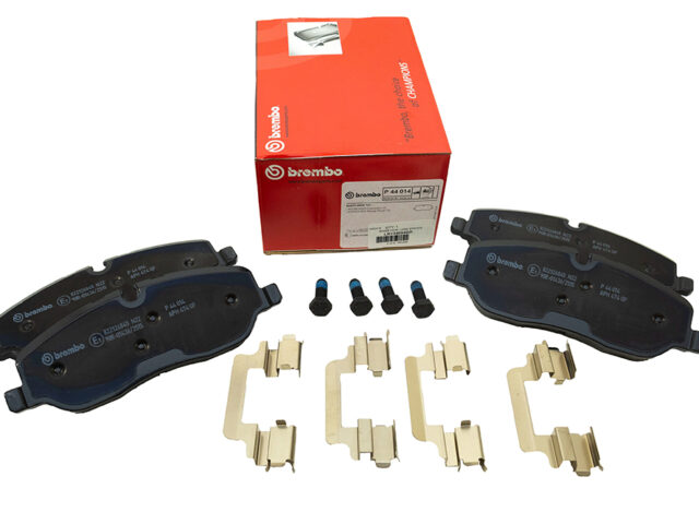 Brembo Brake Pads Front Discovery 3/ Range Rover Sport 2005-2009/ Range Rover 2002-2009 LR134694BR