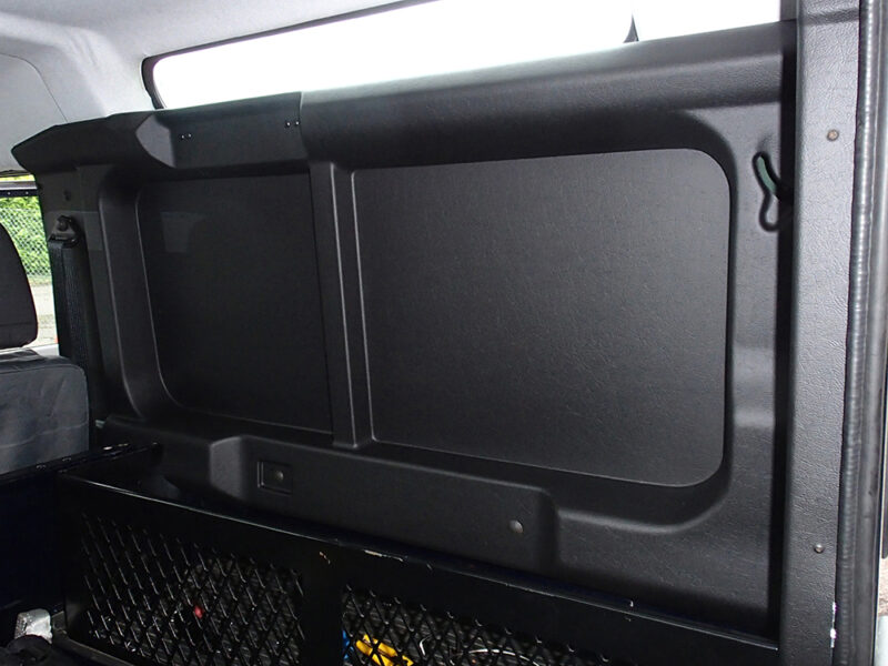 REAR WINDOW SURROUNDS WITHOUT CUT-OUT'S BLACK DEFENDER 90